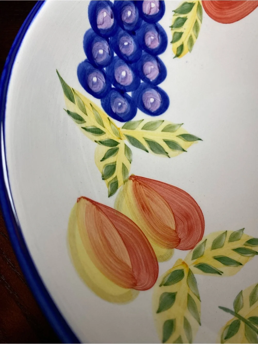 Artist’s Touch Orchard Jubilee 10 inch serving bowl fruit motif